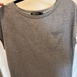 Merokeety Women's Grey Short Sleeve Scoop Neck Pocket Tee